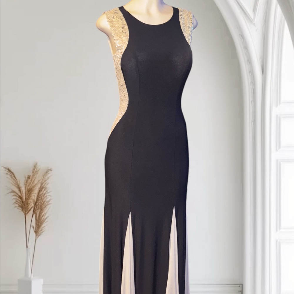 Fiesta fashion size, medium, Elegant Black and Cream Sleeveless Dress